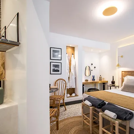 Amelot Art Hotel Fira (Santorini)