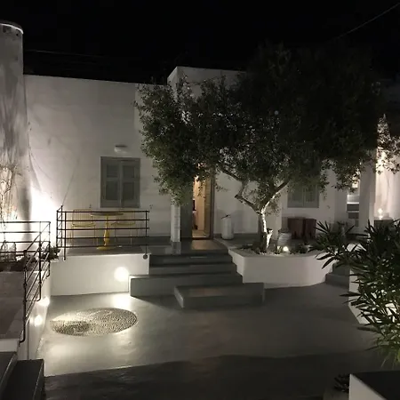 Amelot Art Fira (Santorini)