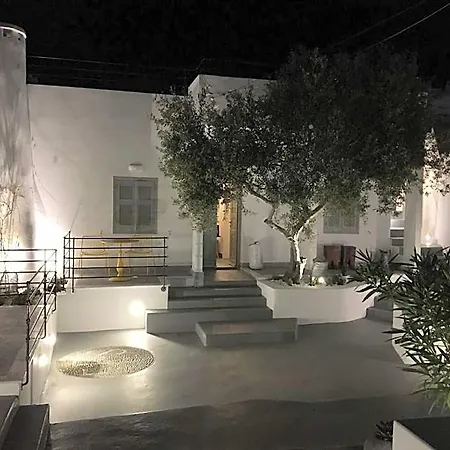Amelot Art Hotel