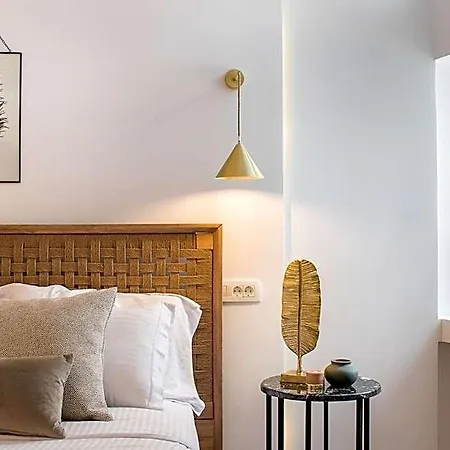 Amelot Art Hotel