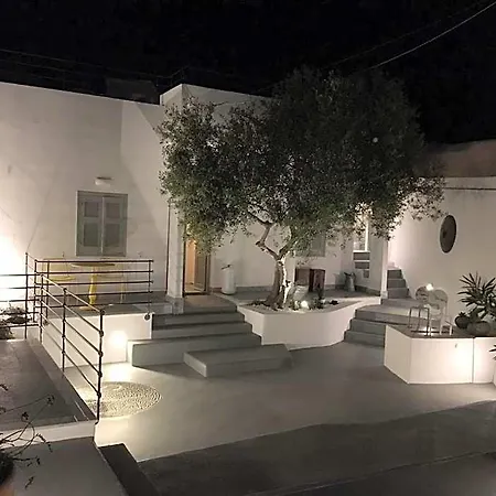 Amelot Art Hotel