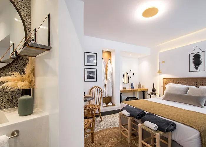 Amelot Art Hotel Fira (Santorini)