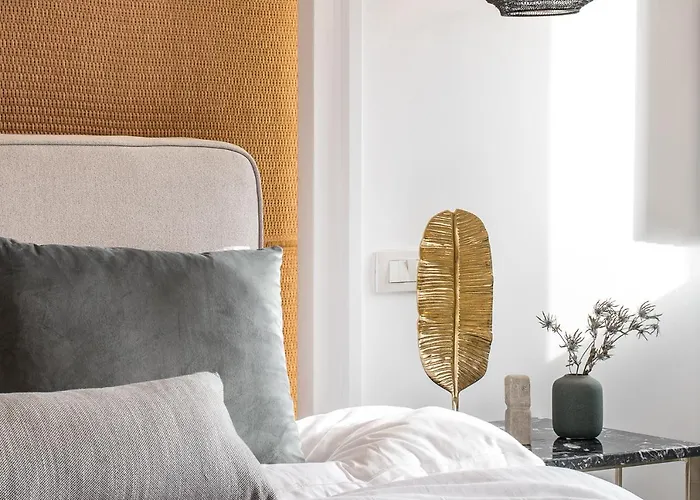 Amelot Art Hotel Fira (Santorini)