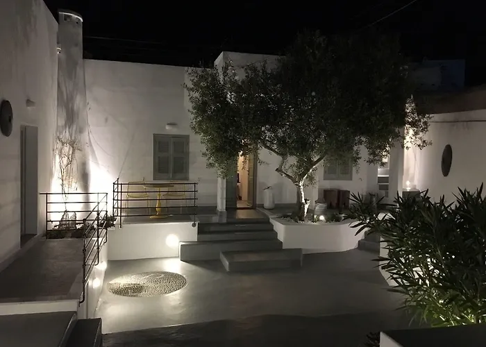 Amelot Art Fira (Santorini)